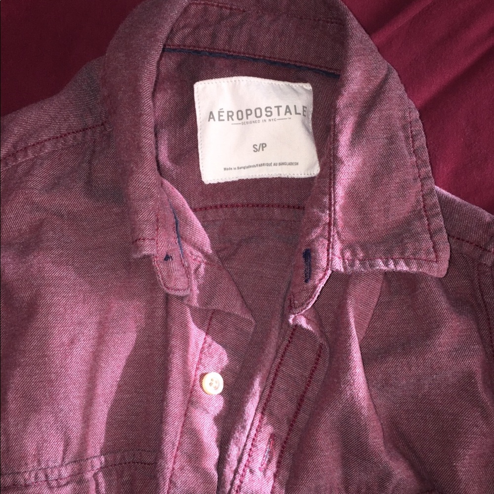 Button down aeropostale shirt//Maroon color